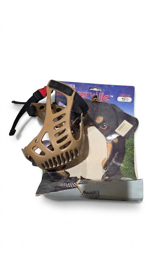 🏷️ CLEARANCE SALE | Baskerville Ultra Dog Muzzle – Size 15, Perfect Fit for Rottweilers (Damaged Packaging & Small Broken Part – 70% Off)